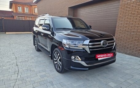 Toyota Land Cruiser 200, 2019 год, 11 000 000 рублей, 3 фотография