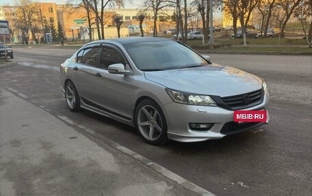 Honda Accord IX рестайлинг, 2013 год, 1 800 000 рублей, 11 фотография