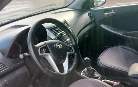 Hyundai Solaris II рестайлинг, 2014 год, 800 000 рублей, 4 фотография