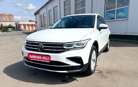 Volkswagen Tiguan II, 2021 год, 2 250 000 рублей, 24 фотография