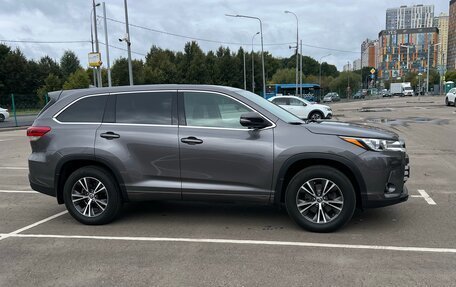 Toyota Highlander III, 2017 год, 3 900 000 рублей, 4 фотография