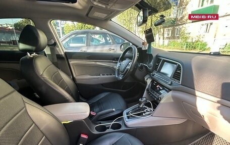 Hyundai Elantra VI рестайлинг, 2017 год, 1 150 000 рублей, 3 фотография