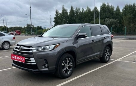 Toyota Highlander III, 2017 год, 3 900 000 рублей, 2 фотография