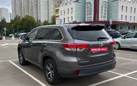 Toyota Highlander III, 2017 год, 3 900 000 рублей, 7 фотография