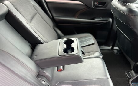 Toyota Highlander III, 2017 год, 3 900 000 рублей, 29 фотография