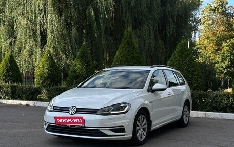 Volkswagen Golf VII, 2020 год, 1 950 000 рублей, 2 фотография