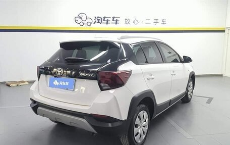 Toyota Yaris Cross, 2022 год, 1 250 000 рублей, 3 фотография