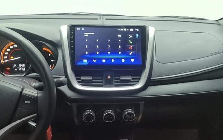 Toyota Yaris Cross, 2022 год, 1 250 000 рублей, 7 фотография