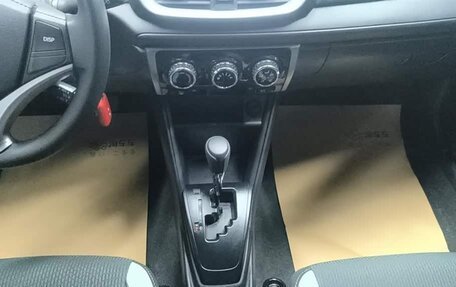 Toyota Yaris Cross, 2022 год, 1 250 000 рублей, 10 фотография