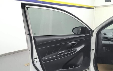 Toyota Yaris Cross, 2022 год, 1 250 000 рублей, 8 фотография