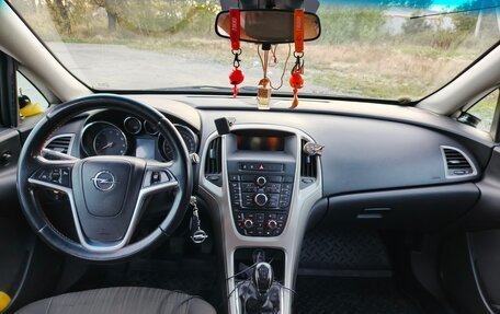 Opel Astra J, 2010 год, 700 000 рублей, 7 фотография