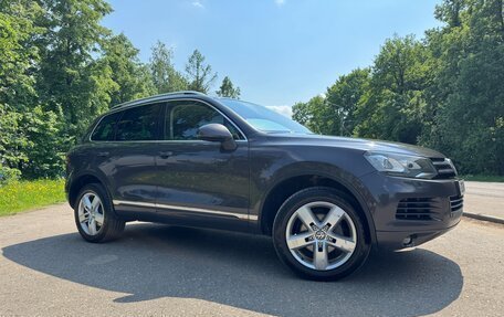 Volkswagen Touareg III, 2012 год, 2 050 000 рублей, 2 фотография