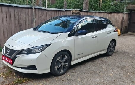 Nissan Leaf II, 2019 год, 1 800 000 рублей, 1 фотография