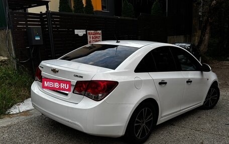 Chevrolet Cruze II, 2010 год, 585 000 рублей, 4 фотография
