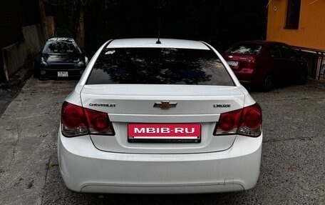 Chevrolet Cruze II, 2010 год, 585 000 рублей, 5 фотография