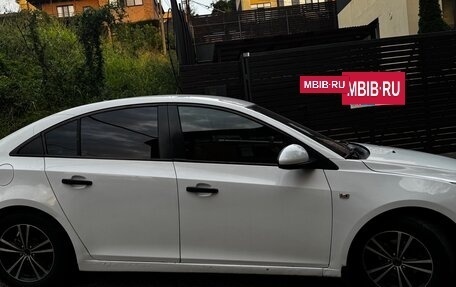 Chevrolet Cruze II, 2010 год, 585 000 рублей, 3 фотография