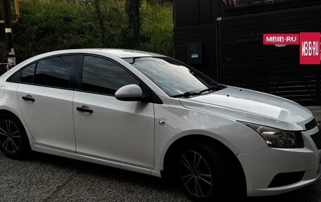 Chevrolet Cruze II, 2010 год, 585 000 рублей, 2 фотография