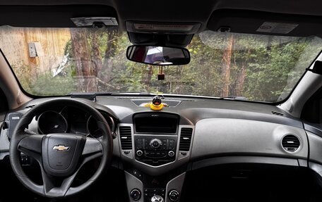 Chevrolet Cruze II, 2010 год, 585 000 рублей, 11 фотография