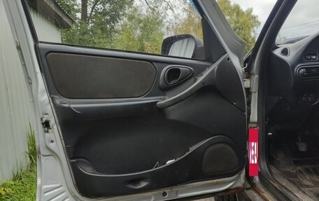 Chevrolet Niva I рестайлинг, 2010 год, 290 000 рублей, 11 фотография