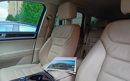 Volkswagen Touareg III, 2012 год, 1 990 000 рублей, 11 фотография