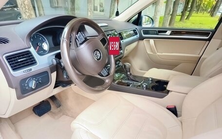 Volkswagen Touareg III, 2012 год, 1 990 000 рублей, 9 фотография