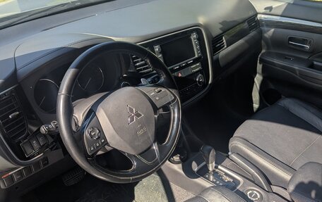 Mitsubishi Outlander III рестайлинг 3, 2015 год, 1 250 000 рублей, 7 фотография