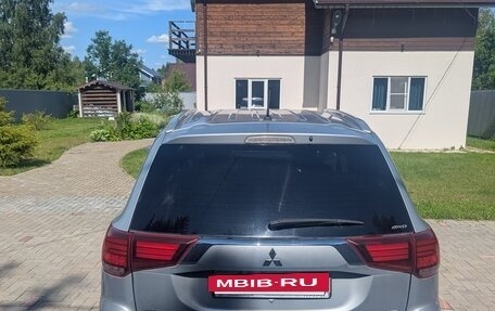 Mitsubishi Outlander III рестайлинг 3, 2015 год, 1 250 000 рублей, 6 фотография