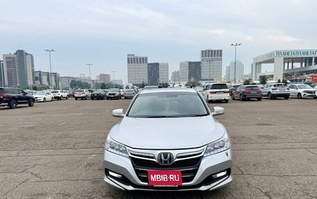Honda Accord IX рестайлинг, 2013 год, 2 000 000 рублей, 2 фотография