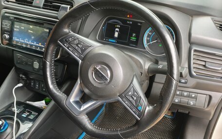 Nissan Leaf II, 2019 год, 1 800 000 рублей, 6 фотография