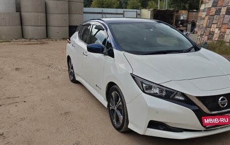 Nissan Leaf II, 2019 год, 1 800 000 рублей, 5 фотография