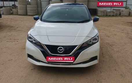 Nissan Leaf II, 2019 год, 1 800 000 рублей, 8 фотография