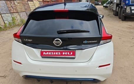Nissan Leaf II, 2019 год, 1 800 000 рублей, 12 фотография