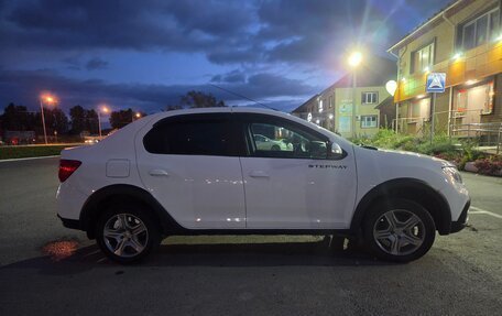 Renault Logan II, 2022 год, 1 200 000 рублей, 6 фотография