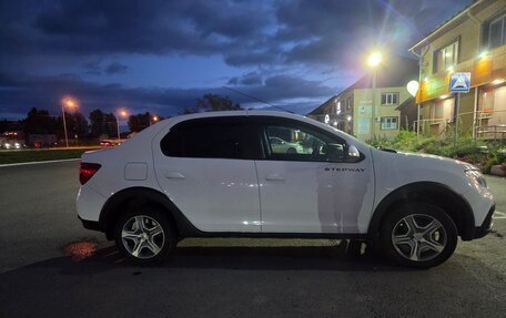 Renault Logan II, 2022 год, 1 200 000 рублей, 5 фотография