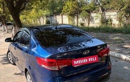 KIA Rio III рестайлинг, 2016 год, 1 020 000 рублей, 2 фотография
