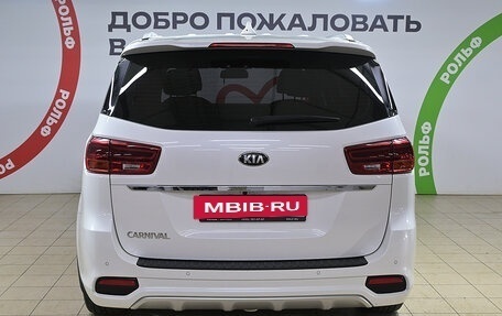 KIA Carnival III, 2019 год, 3 120 000 рублей, 5 фотография