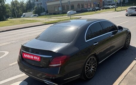Mercedes-Benz E-Класс, 2019 год, 2 800 000 рублей, 7 фотография