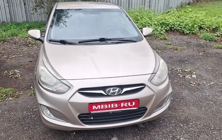 Hyundai Solaris II рестайлинг, 2011 год, 600 000 рублей, 1 фотография