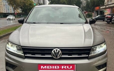 Volkswagen Tiguan II, 2019 год, 2 700 000 рублей, 2 фотография