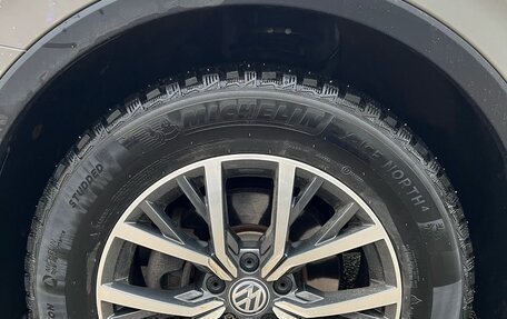 Volkswagen Tiguan II, 2019 год, 2 700 000 рублей, 17 фотография