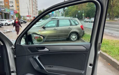 Volkswagen Tiguan II, 2019 год, 2 700 000 рублей, 19 фотография