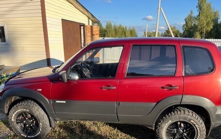 Chevrolet Niva I рестайлинг, 2012 год, 550 000 рублей, 2 фотография