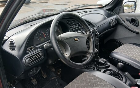 Chevrolet Niva I рестайлинг, 2004 год, 450 000 рублей, 7 фотография