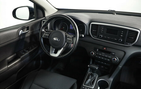 KIA Sportage IV рестайлинг, 2019 год, 2 199 000 рублей, 10 фотография