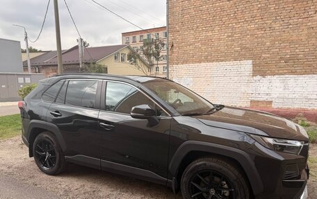 Toyota RAV4, 2024 год, 4 000 000 рублей, 3 фотография