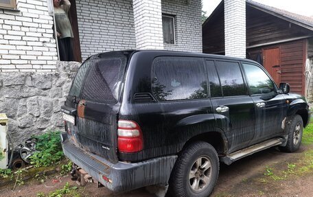 Toyota Land Cruiser 100 рестайлинг 2, 2003 год, 950 000 рублей, 2 фотография