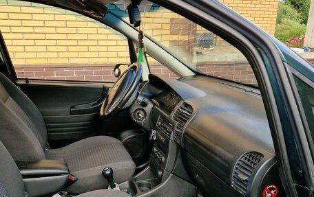Opel Zafira A рестайлинг, 2004 год, 350 000 рублей, 8 фотография