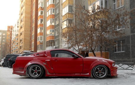 Ford Mustang VI рестайлинг, 2006 год, 1 800 000 рублей, 6 фотография