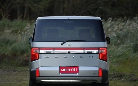 Mitsubishi Delica D:5 I, 2023 год, 2 700 000 рублей, 5 фотография
