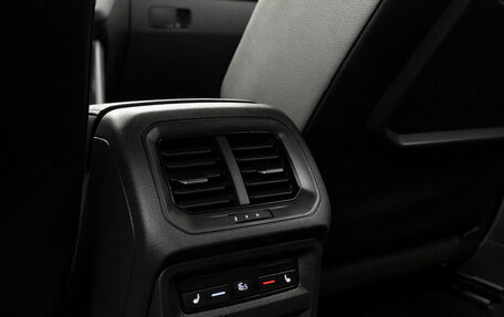 Volkswagen Tiguan II, 2018 год, 2 420 000 рублей, 14 фотография